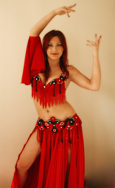 Budur - Arabic dancer from New York